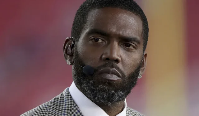Randy Moss The Legend of a Pro Football Icon  Wealth Health  Tech  Your Guide to Success Randy Moss The Legend of a Pro Football Icon