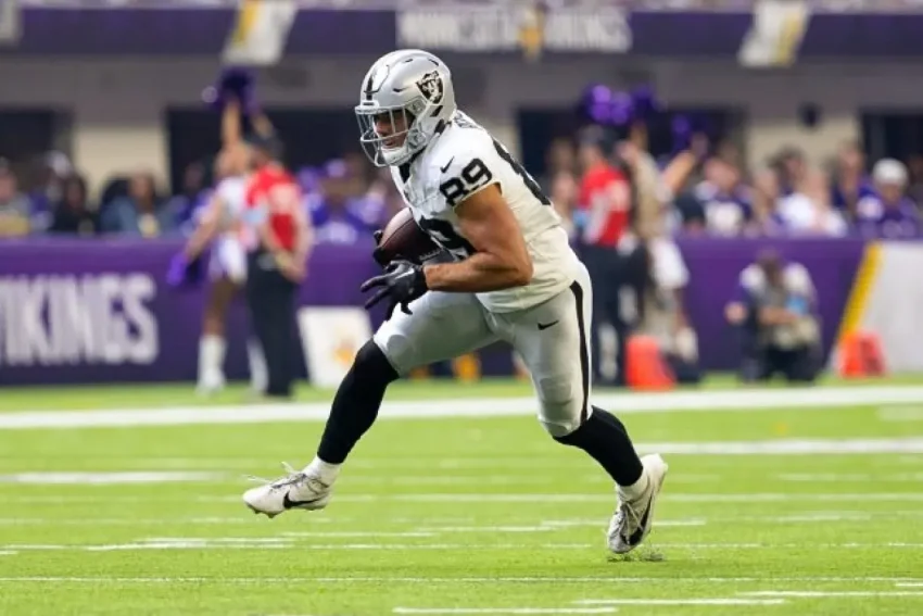 Brock Bowers Fantasy Football 2025: A Must-Draft Tight End