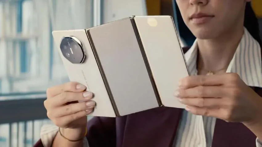 Huawei Mate XTs: A Game-Changer in Tri-Fold Phones
